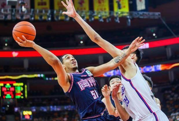 年轻人顶不住周琦还没回来，内线漏洞广东暂时难补