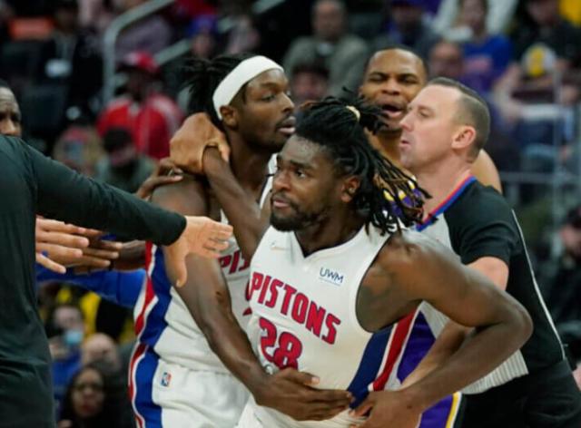 2026世界杯买球-查拉涅：老詹并非故意 索要斯图尔特电话尝试道歉