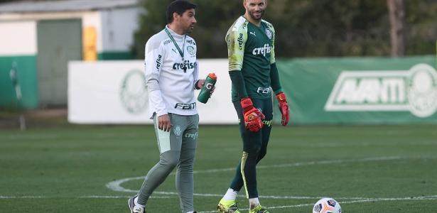 有球时门将是第一中锋 无球时中锋得是第一中卫？！